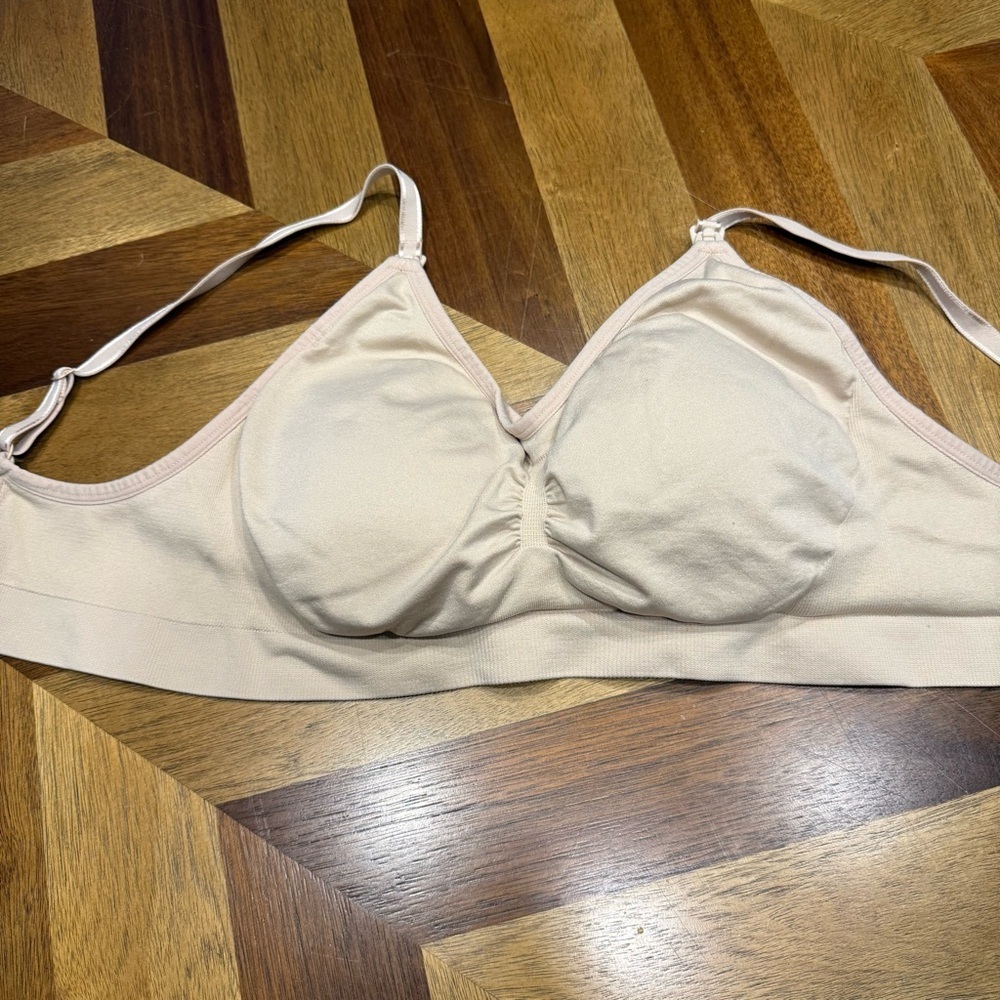 Motherhood Seamless Nursing and Pumping Maternity Bra - Picture 6 of 11